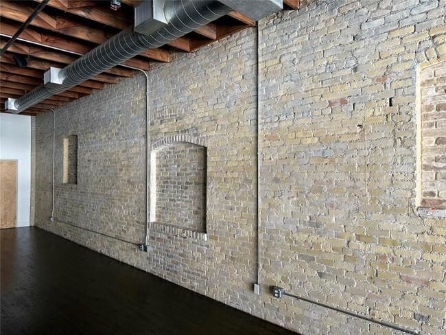 Photo - 411 Brazos St Unit 218