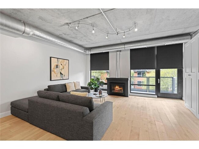 Photo - 720 N 4th St Unidad 213