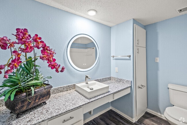 Studio - 450SF - Bathroom