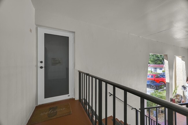 Building Photo - 203 Lake Carol Dr