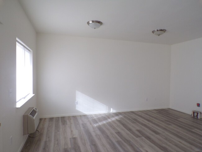 Photo - 2207 Jakob Ave