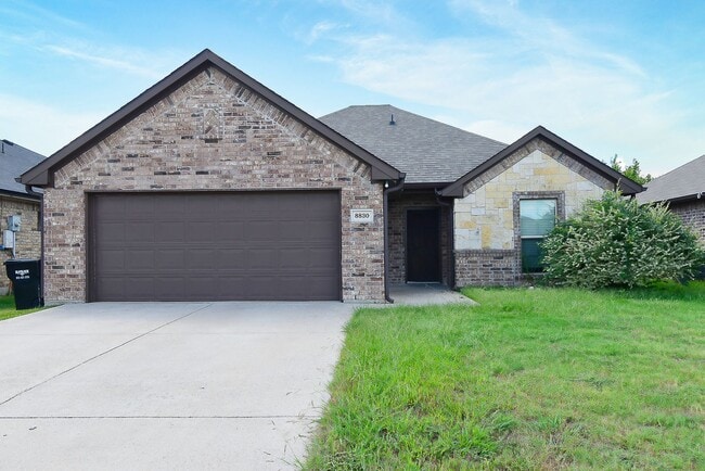 Building Photo - 8830 Kiowa- 2016 Custom Built Home!!!