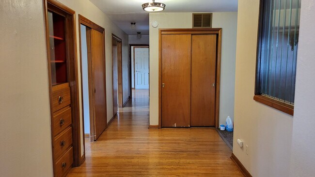 Photo - 1114 W 34th St S