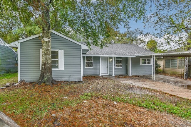 Photo - 500 Farrer St