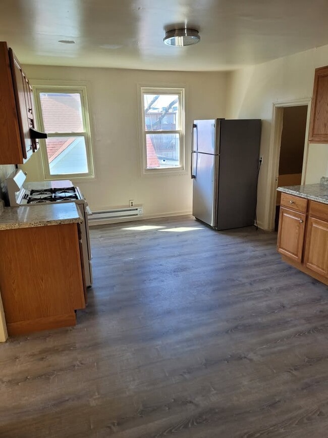 Photo - 18 E Walnut St Unidad 3rd fl