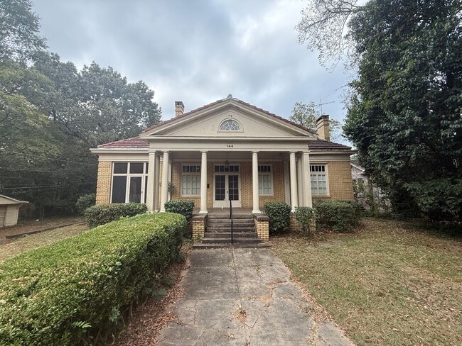 ** 4 bed 3 bath located in the Garden Dist... - ** 4 bed 3 bath located in the Garden Dist...