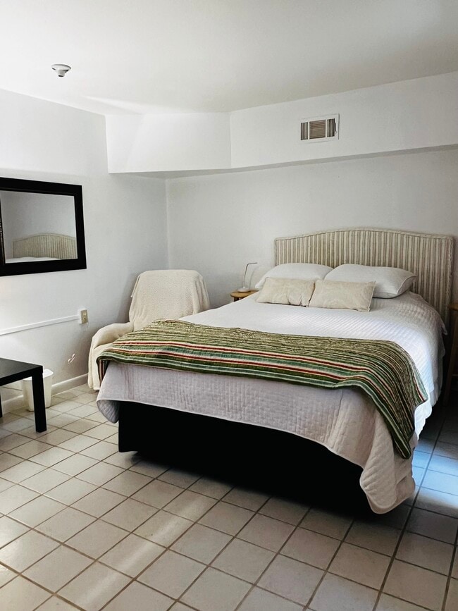 Photo - 514 University Blvd Unit Beahc Apartment