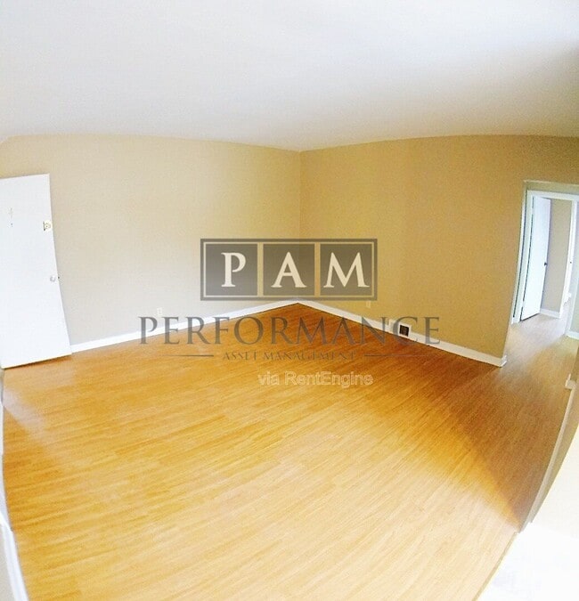 Photo - W164N9110 Water St Unidad 4