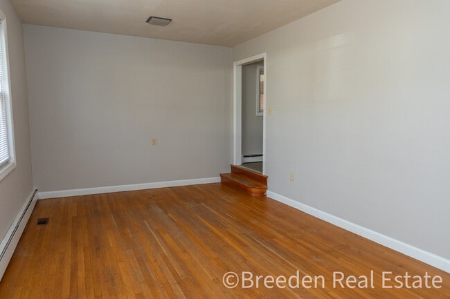 Photo - 300 Oakland Ave