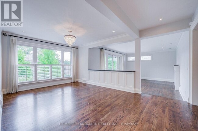Photo - 102 Stratford Crescent