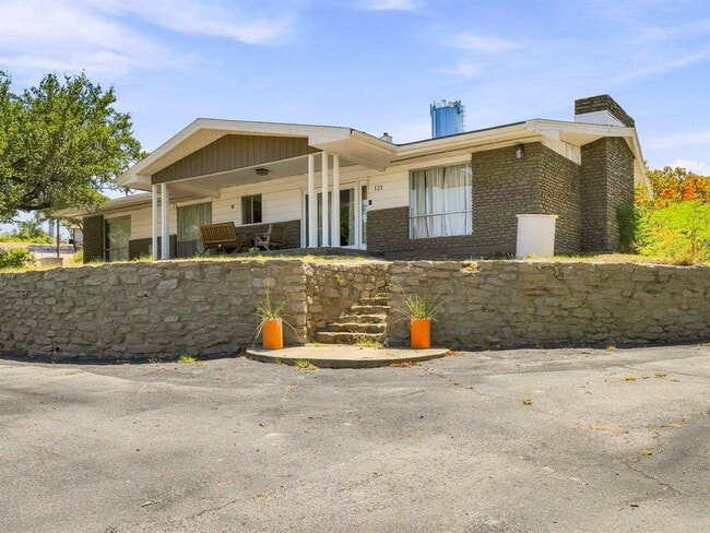 Photo - 131 Dukes Dr