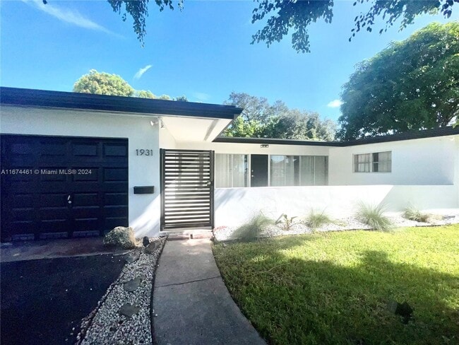 Photo - 1931 NE 186th Dr