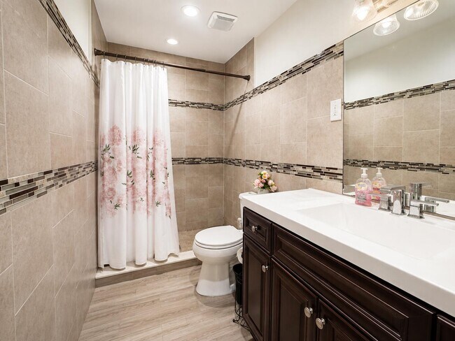 Photo - 4918 Alder Dr