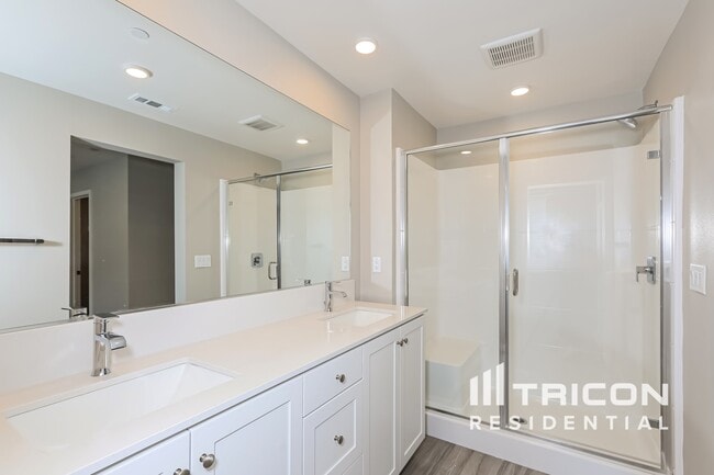 Photo - 31597 Dwight Dr