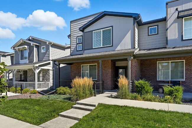 Photo - Exquisite Townhome w/ 3 Bedrooms, 2.5 Bath...