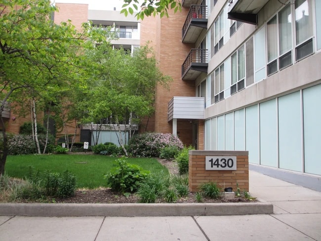 Photo - 1430 S Michigan Ave Apartment