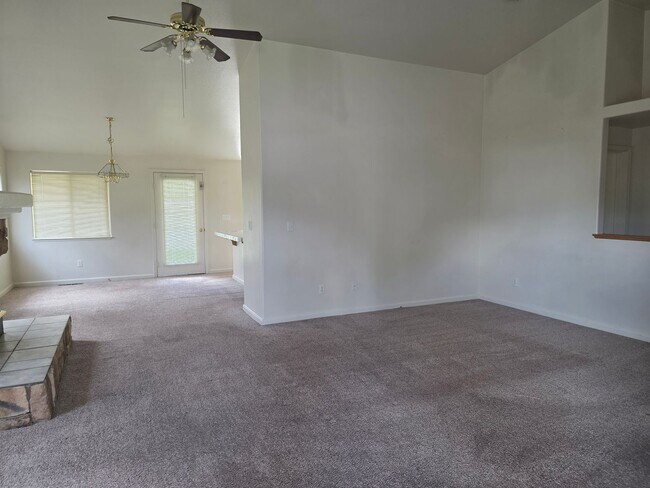 1303 Chichester Dr