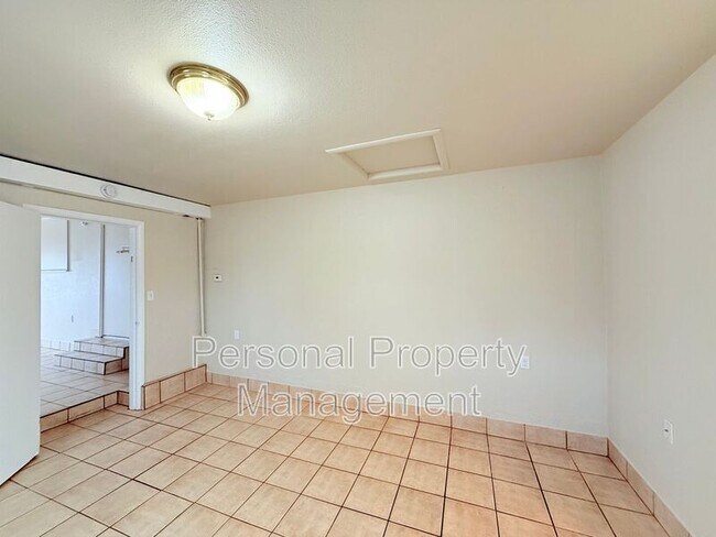 Photo - 1102 G St