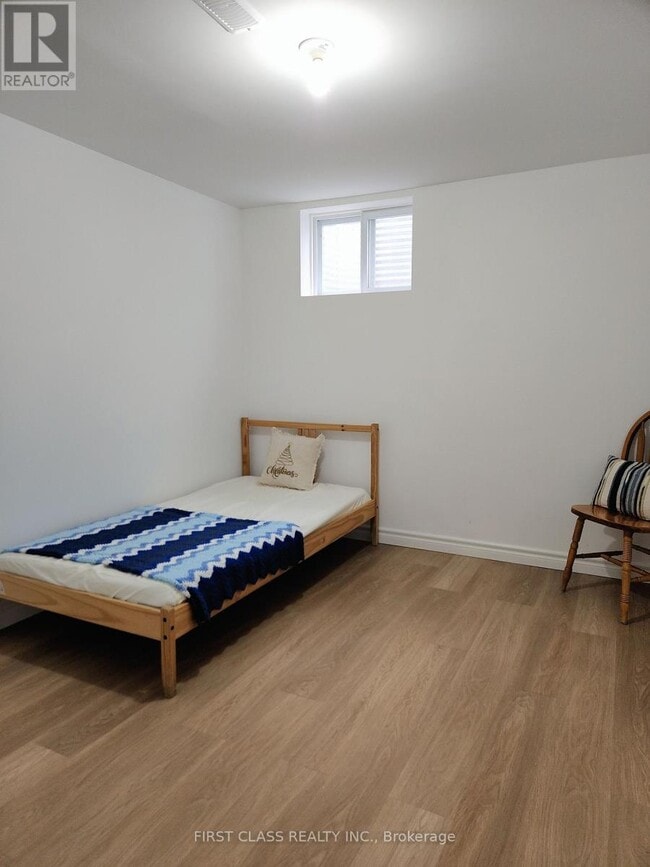 Photo - 27 Macklingate Ct