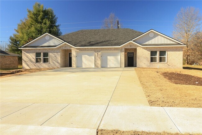 Photo - 655 N Genevieve Ave Unit 2