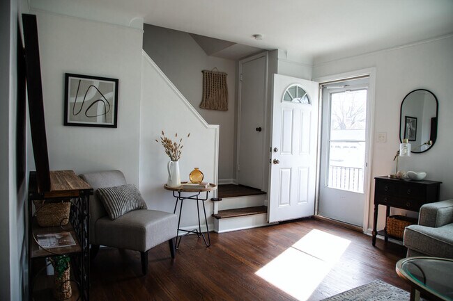 1522 W Webster Rd