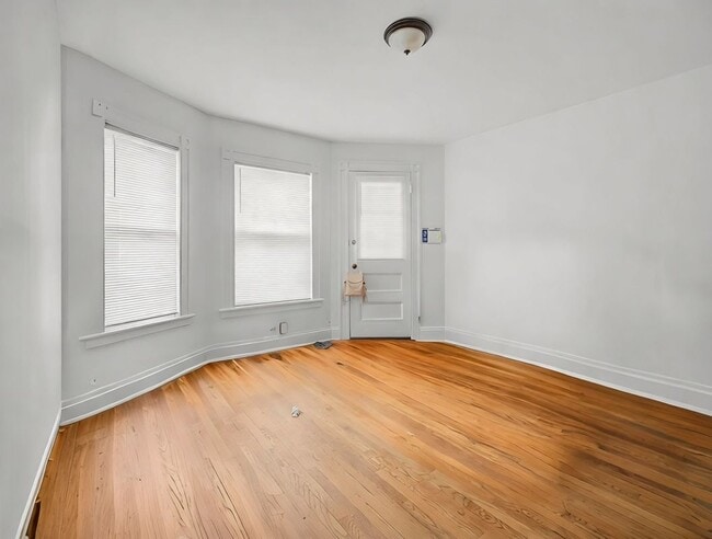 Photo - 373 Wood Ave Unit 1st Floor