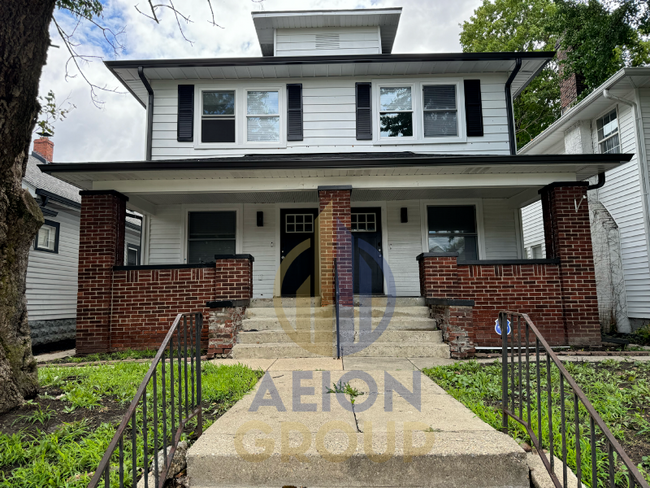 Building Photo - 651 N Oxford St Rental