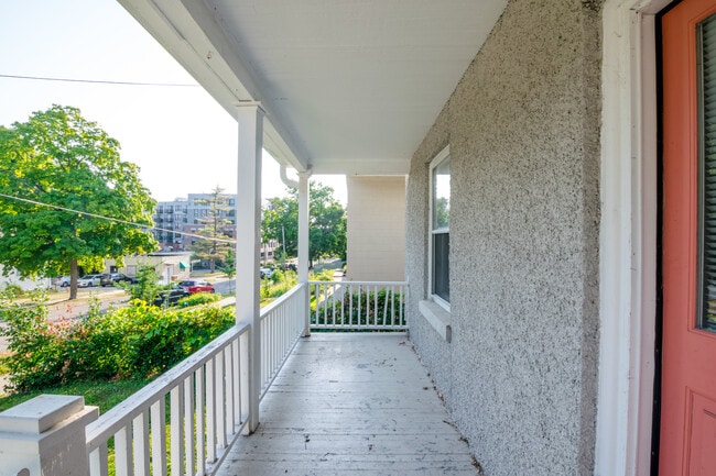 Photo - 221 E Mosley St