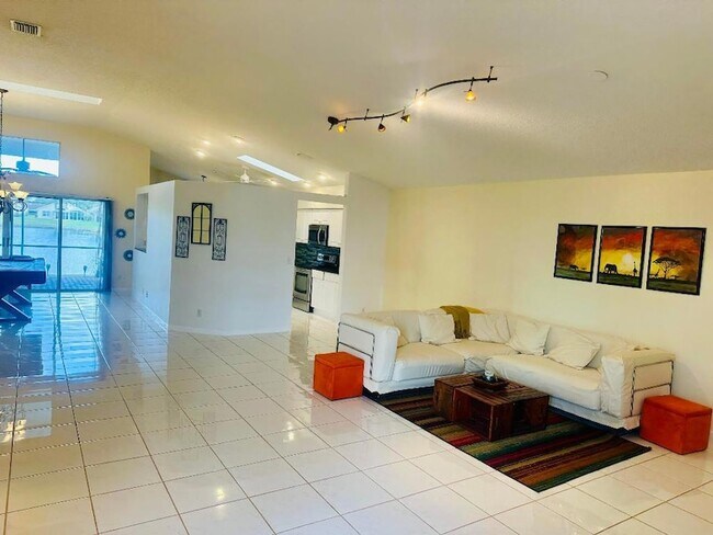 Photo - 7759 Great Glen Cir