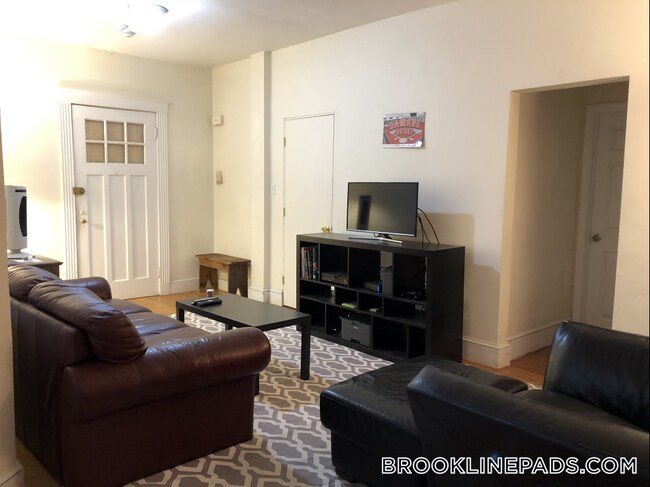 Photo - 316 St Paul St Unidad 3