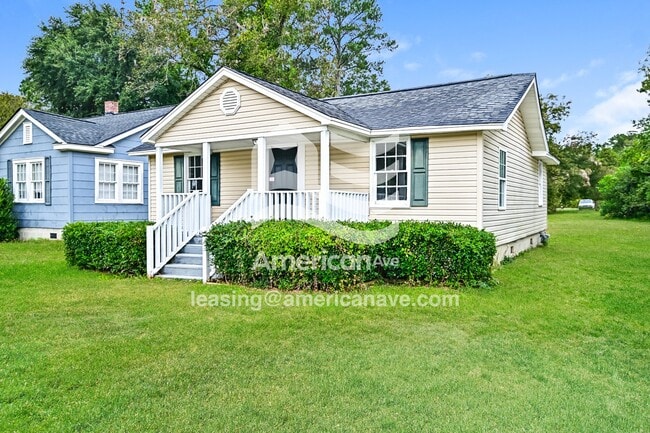 Photo - 713B Hillcrest Ave