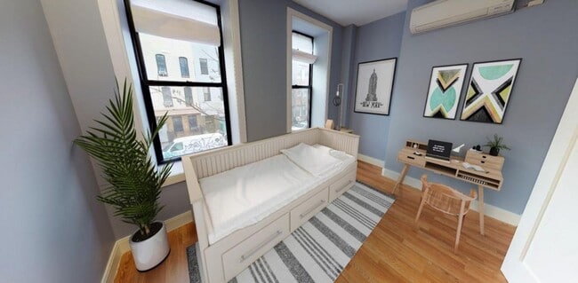 Photo - 256 Melrose St