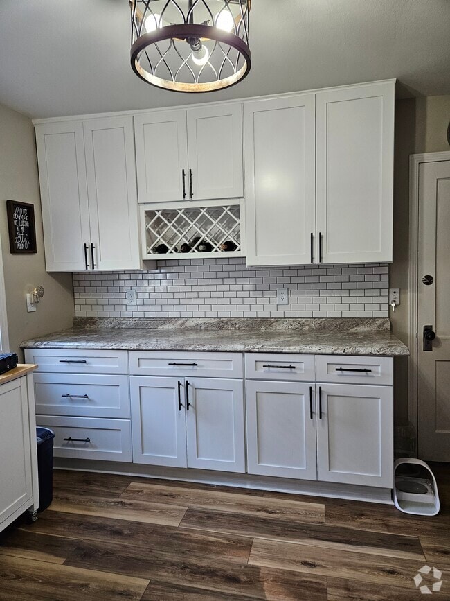 Building Photo - 915 2nd St Unit 1 Rental