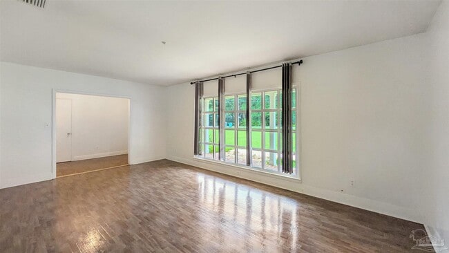 Photo - 2 Manor Dr
