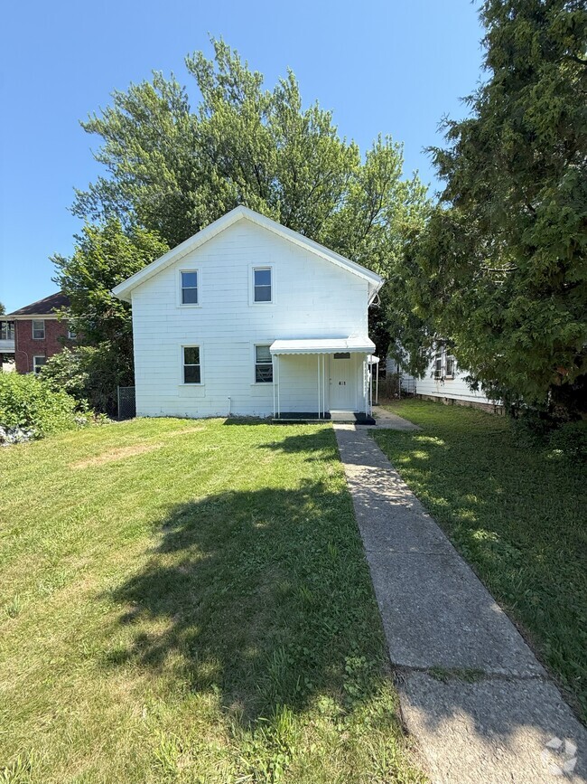 Building Photo - 451 E 5th St Rental