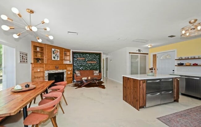 Photo - 2431 N Westwood Dr