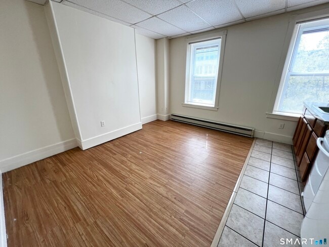 696 Main St Unit B1