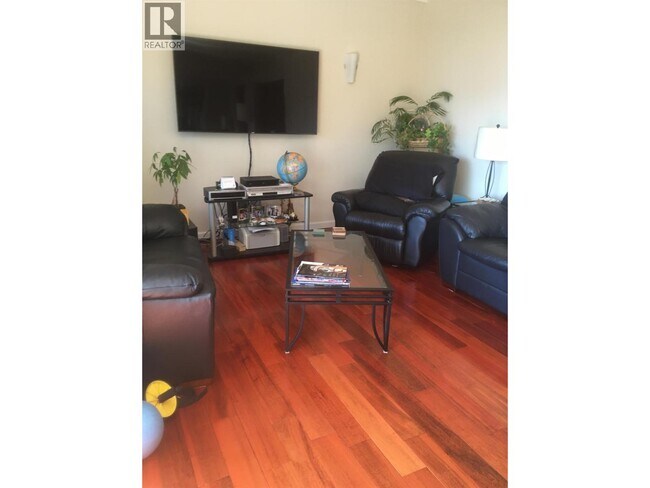 3707 Dollarton Hwy