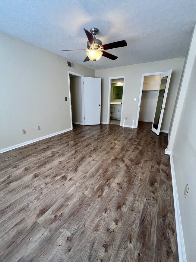 Photo - 427 6th Ave W