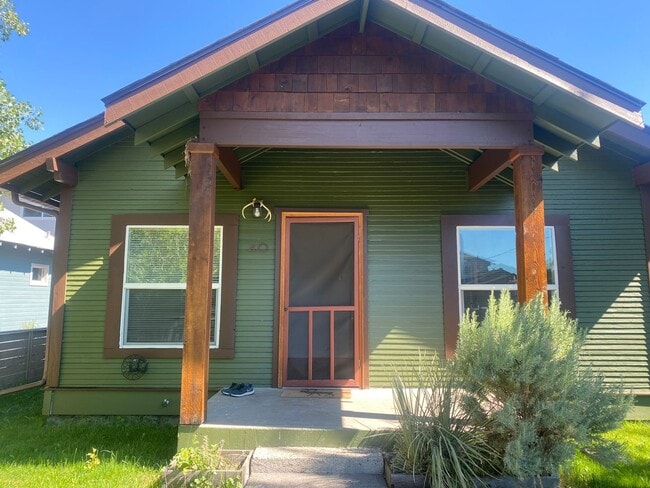 Adorable 3 bed/ 1 bath Home Desirably Loca... - Adorable 3 bed/ 1 bath Home Desirably Loca...