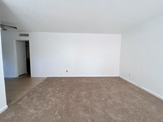 Photo - Remodeled 2 Bedroom and 1 Bath Unit Near E... Unit 1309 #4