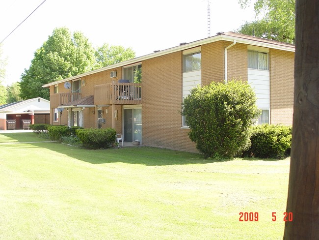 Photo - 310 - 320 E Arlington St Apartments