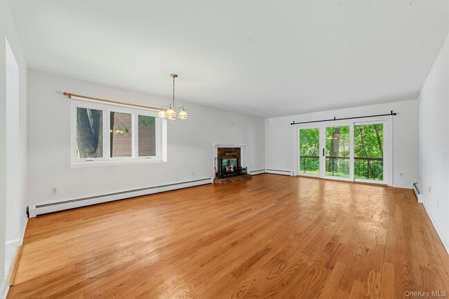 Photo - 101 Eagle Bay Dr
