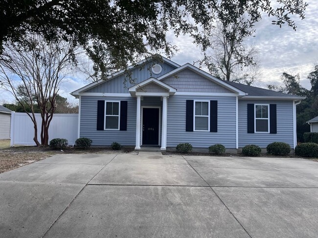 Maple Avenue near UNCW - 4 BED | 4 BATH Home! - Maple Avenue near UNCW - 4 BED | 4 BATH Home!