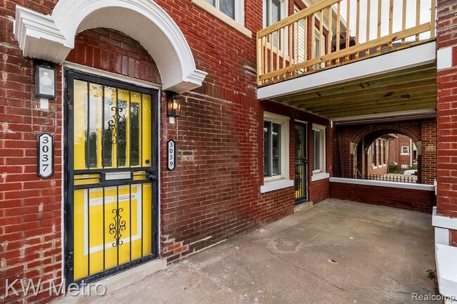 Photo - 3037 Calvert Ave