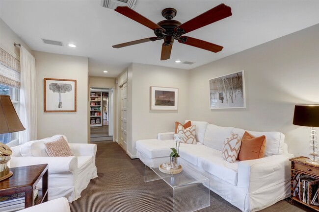 Building Photo - 1802 Lexington St