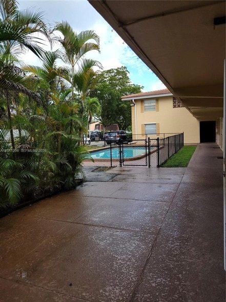 Photo - 8704 NW 35th St Unit 105