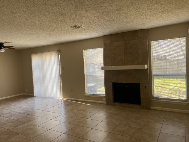 3 Blue Fox Ct