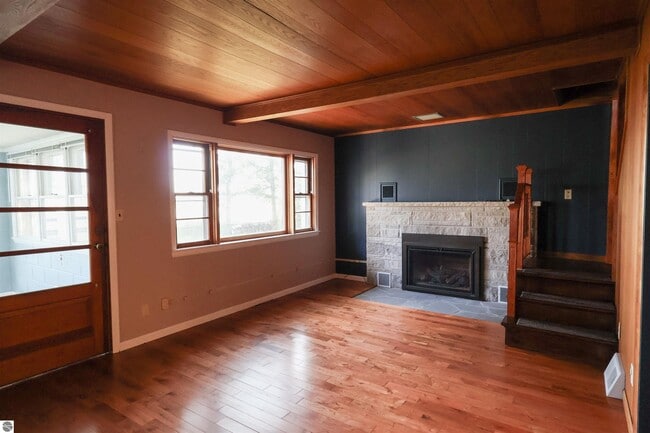 Photo - 1043 Cranberry Pike