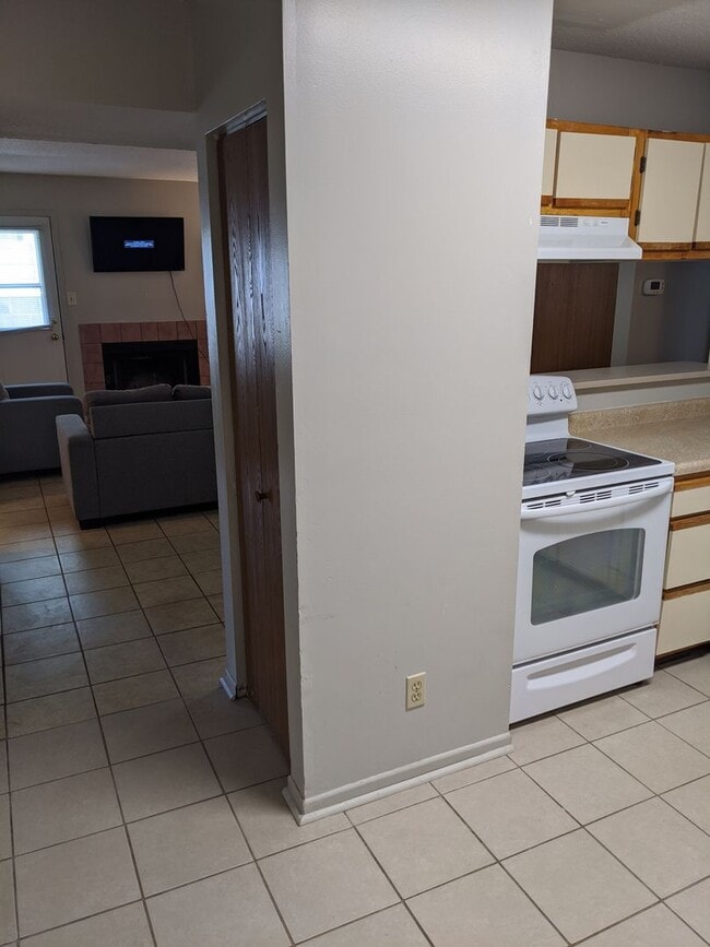 Photo - 502 W Green St Unit 502 W. Green #101